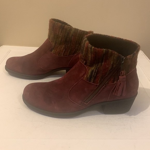 Born Concepts Women's Burgundy Suede Ankle Boots Size 9.5M Boho Bohemian Casual - Picture 2 of 15